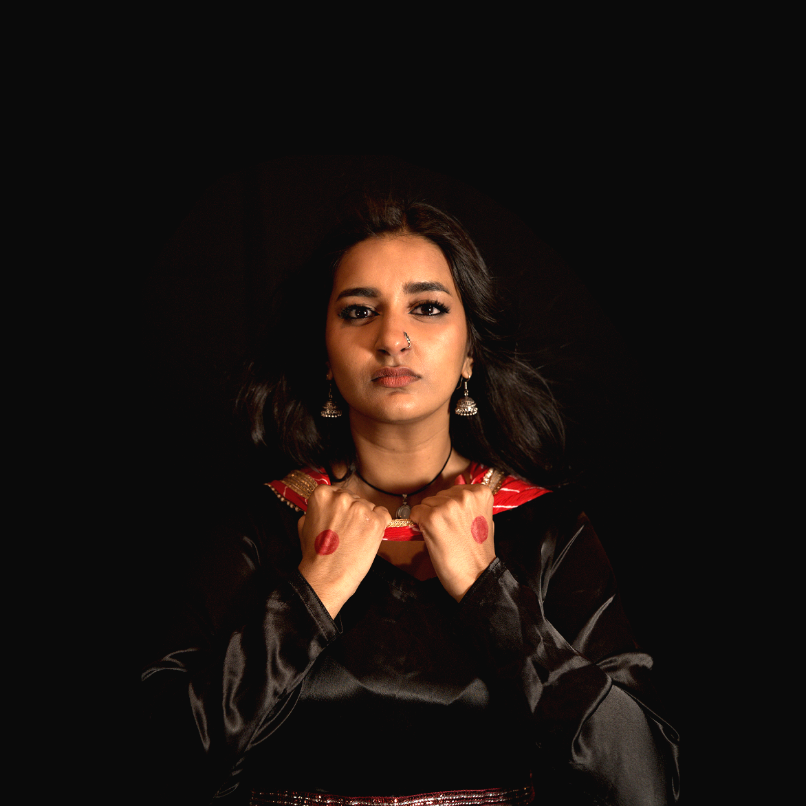 Anarkali the Musical Bahaar looks in mirror with mother Rukhsana